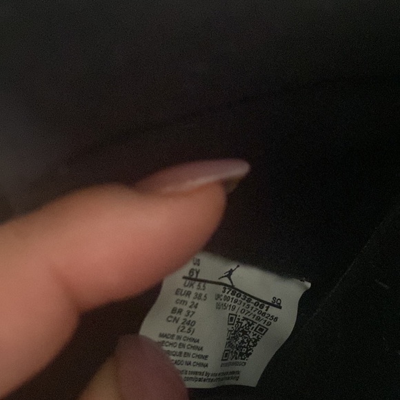 Kids Jordan almost look new - Picture 5 of 5